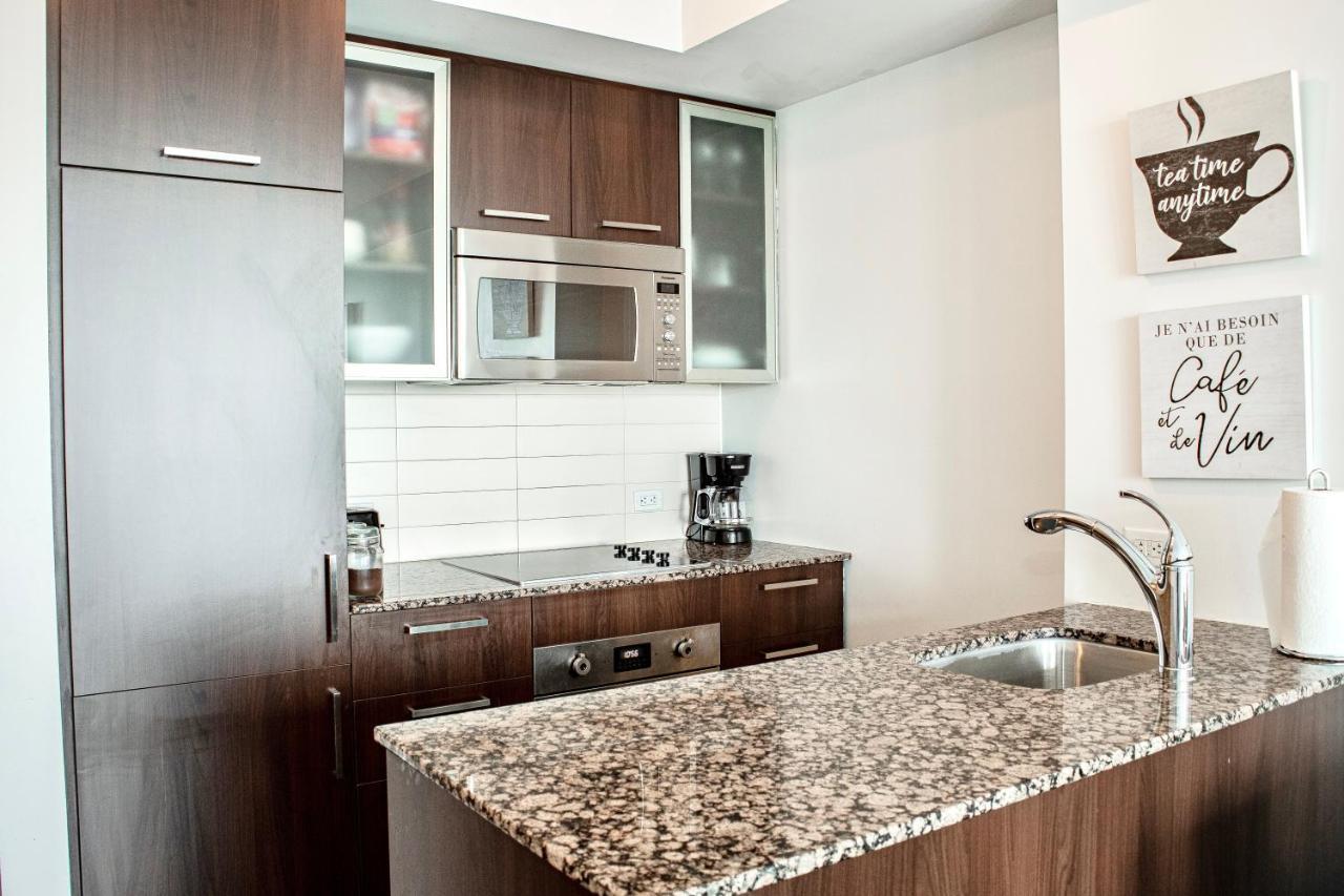 Central Condo In The Heart Of Toronto Exterior photo