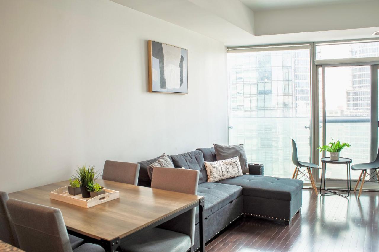 Central Condo In The Heart Of Toronto Exterior photo